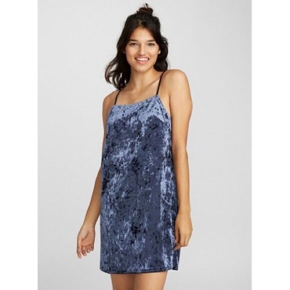 Twik-Crushed Velvet Spaghetti Strap Shift Dress - Picture 11 of 11